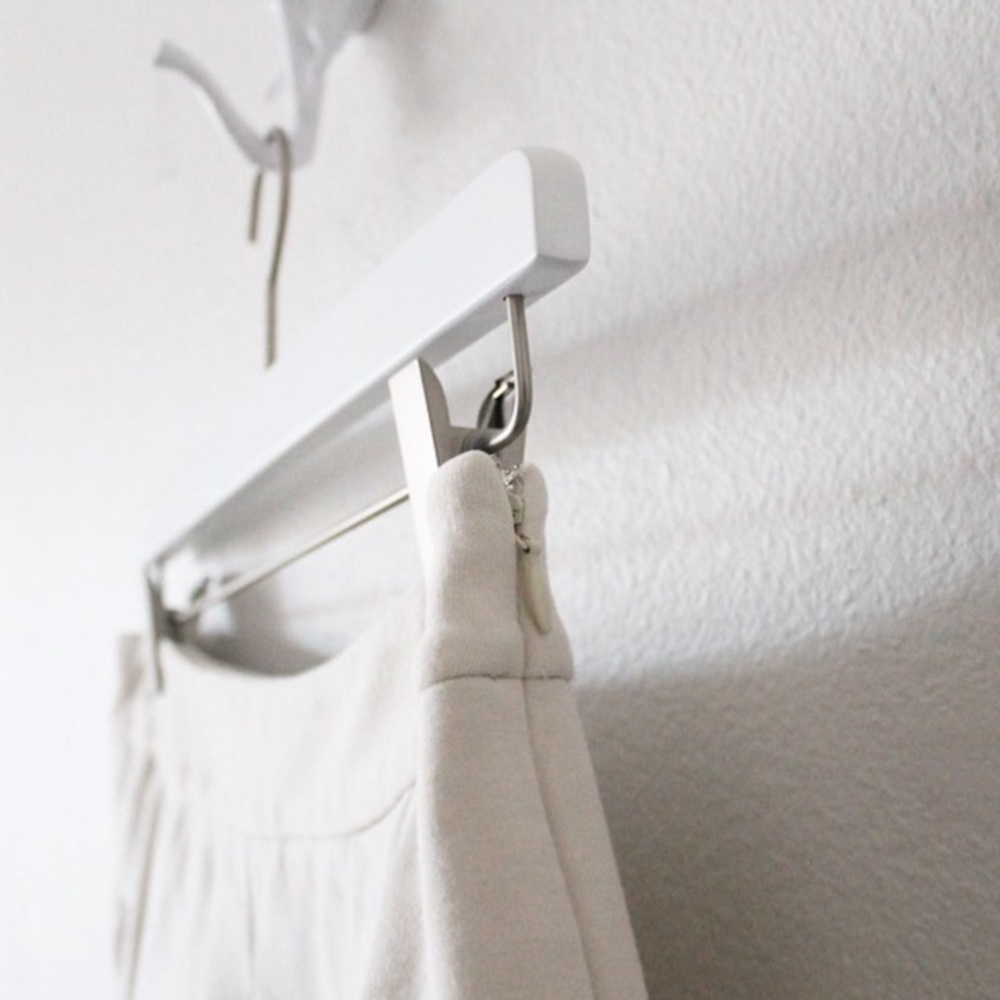 RELISTED 🎉HP🎉 BCBGMAXAZRIA Embroidered Eyelet Skirt L576 - Picture 3 of 6